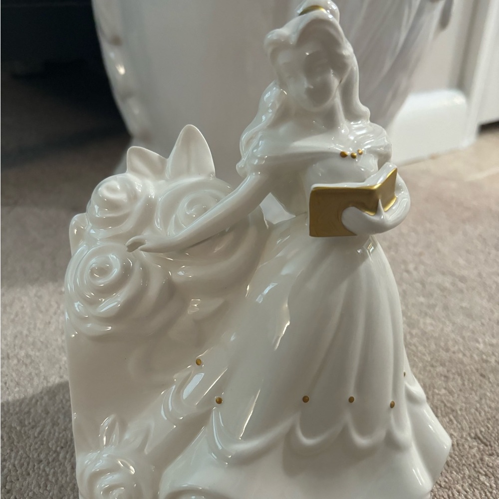 Hallmark Belle Bookend
